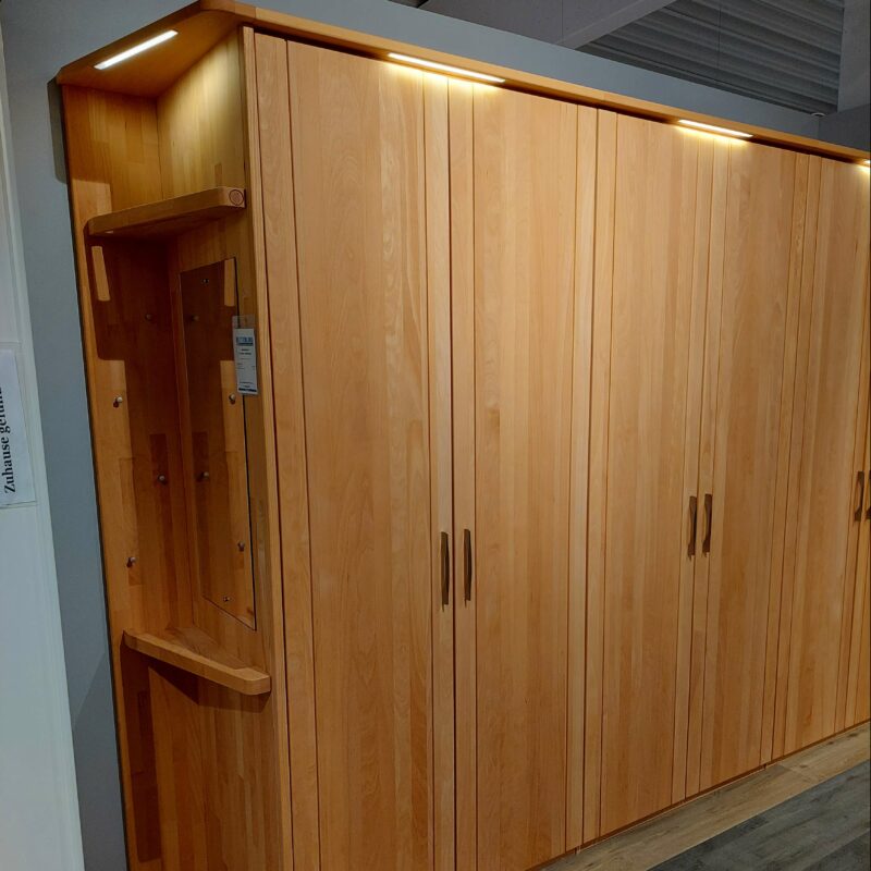 Ausstellungsstück: In Casa Kleiderschrank 6-türig Buche massiv mit seitlicher Garderobe + Spiegel und umfangreicher Innenausstattung – Bild 3